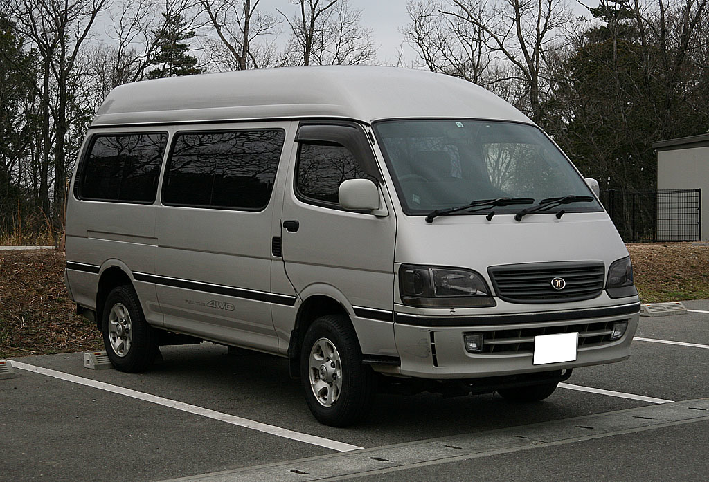 trade3072's tweet photo. 100系 #ハイエース #ヤフオク 出品中です🚙💨数百万円をかけ特装された8ナンバーキャンピング仕様。3Lディーゼルターボ4WD、寒冷地仕様で車中泊はもちろん装備も充実です👍エンジン機関良好💪お勧めの1台です！

https://t.co/bh4xgYMH5M

#自動車 #車 #中古車 #旧車 #車売却 #キャンピングカー https://t.co/mA2XDv0D9B