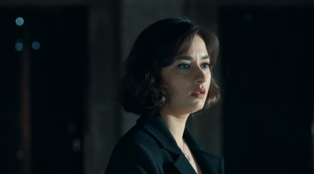 linab14's tweet photo. Her reaction..
#CelKar | #4x29 https://t.co/oA52R4DwL5