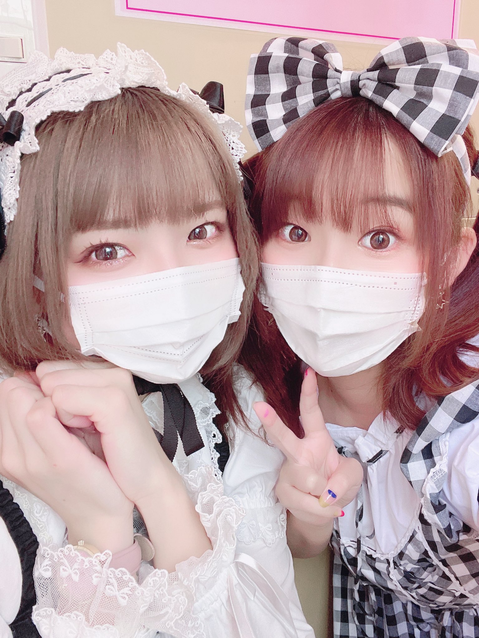 ぱなぷ 4 18 お給仕ずいぶん前に終わってます お茶会ありがとうございました ちょっと爆睡しちゃって今ツイートしてます みわこさんと写真撮ったよ 親がお金持ちの嫌な子供 みたいだったのであんま写真ない 1枚目2枚目 相変わらず前髪変