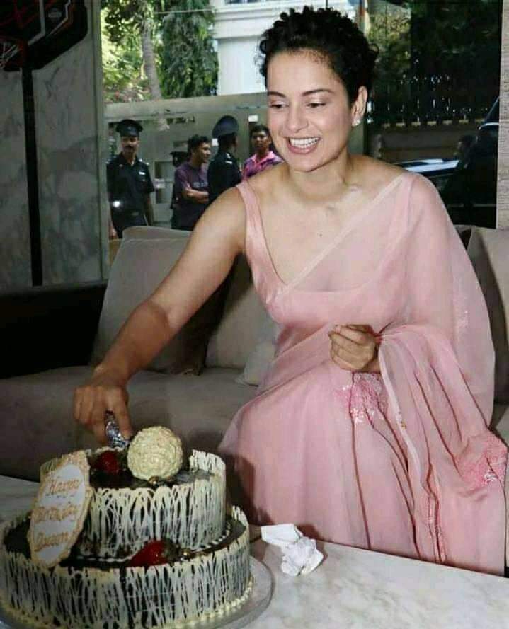 SanjeevMore4's tweet photo. @KanganaTeam शेरनी को जन्मदिवस की बहुत बहुत शुभकामनाएं https://t.co/IMPlaIe2Ps