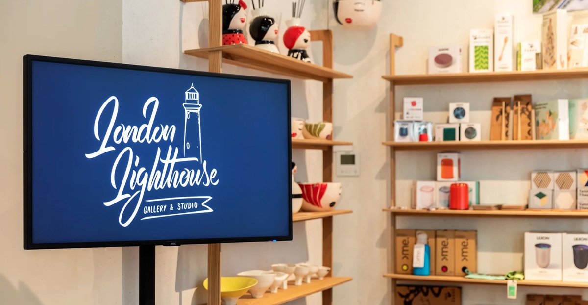 SharpDisplay's tweet photo. The @llhousegallery in London creates dynamic and #flexible #digitalsignage with @ScreenlyApp and our #NEC #display #solutions. 🙌 Read the whole #CaseStudy here: https://t.co/S09wmjaQYo https://t.co/XcDwIiv6z5