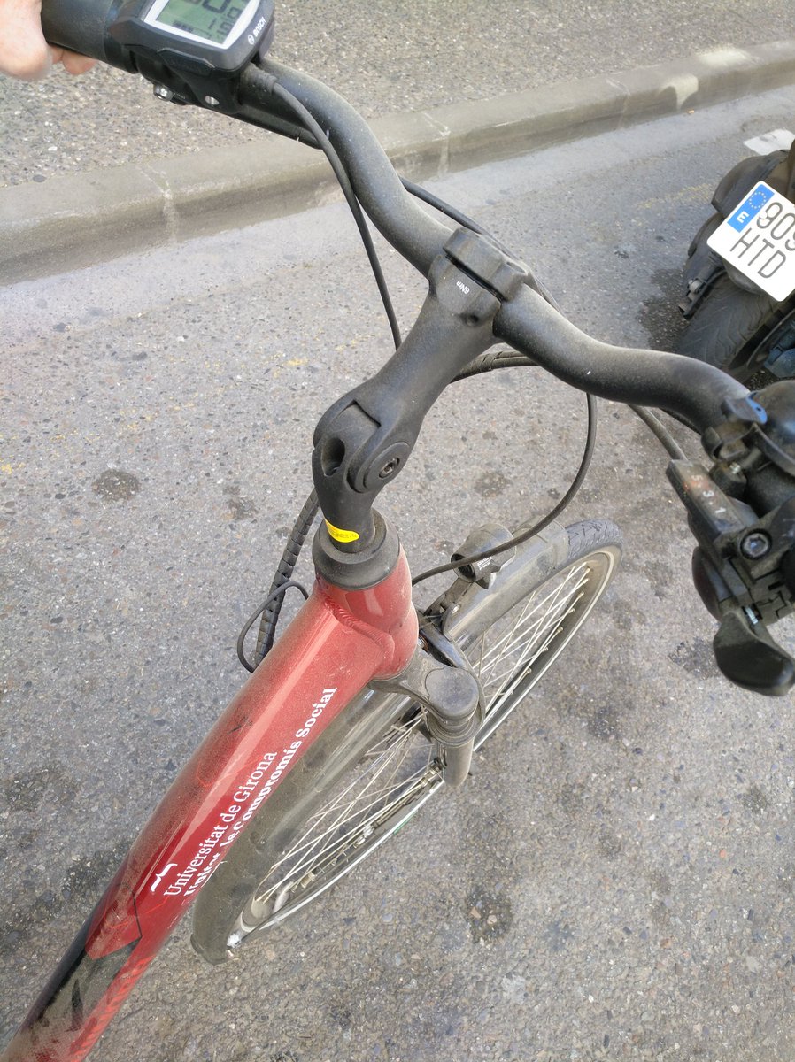 Jaume Feliu (@feliujaume) on Twitter photo Un any després, la bicicleta elèctrica de la <a href="/UdGLletres/">Facultat de Lletres UdG</a> , tot i la pols acumulada, la tornem a fer funcionar! <a href="/UdGCompromis/">UdG Compromís Social</a> Un any després, la bicicleta elèctrica de la <a href="/UdGLletres/">Facultat de Lletres UdG</a> , tot i la pols acumulada, la tornem a fer funcionar! <a href="/UdGCompromis/">UdG Compromís Social</a>