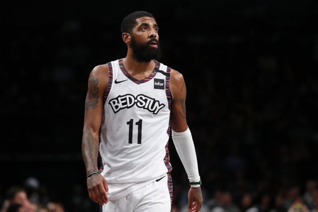 LetsTalk_BBall's tweet photo. 🙏 Le joueur des @BrooklynNets, @KyrieIrving sera absent pour les 3 prochains games

👉 En road-trip, Irving n'a pas pris part au déplacement. Officiellement, il doit régler des problèmes familiaux. 

Let's Talk | #NBA https://t.co/86ty28ekYZ