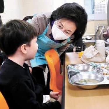 일 잘하는 엄마같은 살림꾼  박영선!!
행정력 검증~
추진력 검증~
실패한 사람에게 또 맡길 수 없습니다!
#합니다 박영선
#합시다 박영선
#됩니다 박영선