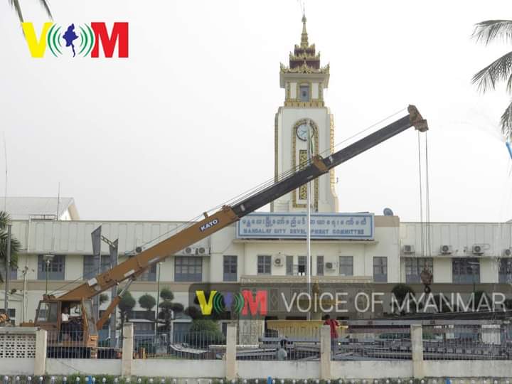 thunnix29's tweet photo. Almost everyday, junta's servant terrorists kill civilians in Mandalay. But the junta built "Baho Pavilion" for Thingyun Festival in Mandalay. They want to Lie the "Myanmar is peaceful". 
KEEP ON MOBILE DATA
Photo cr: VOM 
#Mar23Coup 
#WhatsHappeningInMyanmar https://t.co/5M4Jpv8lfr