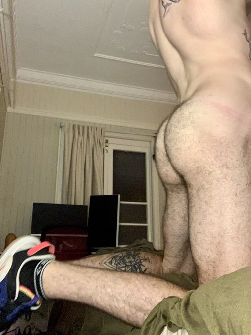 Go on, breathe in that post workout Chad musk https://t.co/fRJyX9Znq1