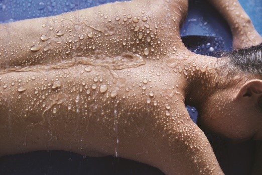 Niché au cœur du parc thermal, dans un environnement naturel préservé, le Spa Source vous propose de vivre des expériences de bien-être et beauté grâce aux soins ciblés prodigués par une équipe professionnelle.
spasourcelarocheposay.fr
Réservation au 05 49 19 48 00