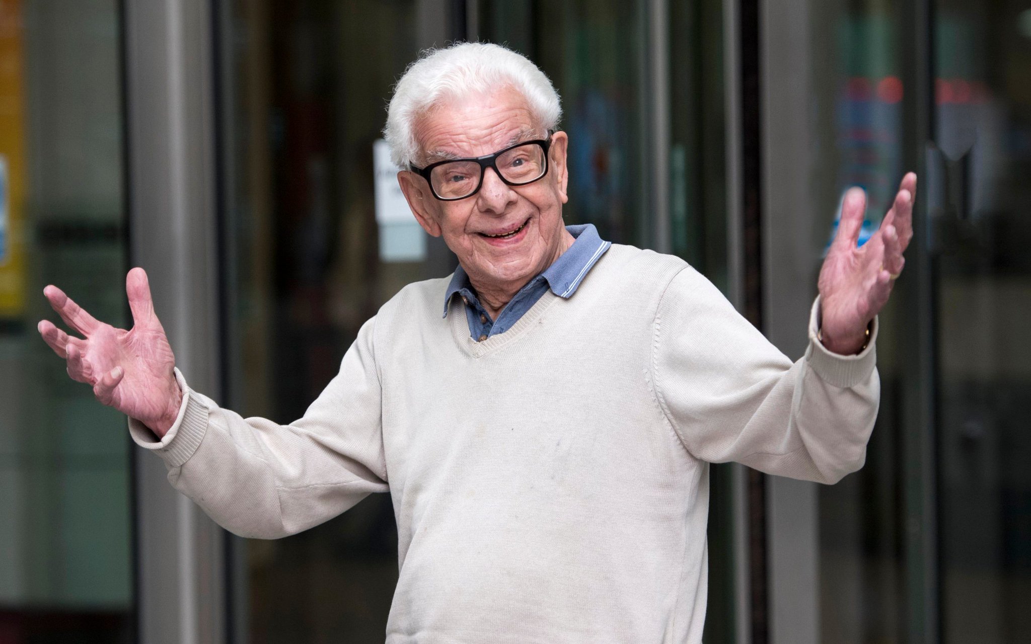 Happy birthday to one of the first David Nobbs Memorial Trust patrons, Barry Cryer! 
