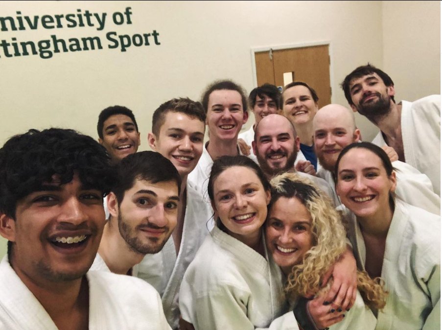 Throwback to a time when hugs were encouraged and throwing even more so.😍😍
 #jiujitsu #jiujitsulifestyle #jiujitsuforeveryone #jiujitsulove #weareuon #teamUoN #Throwback