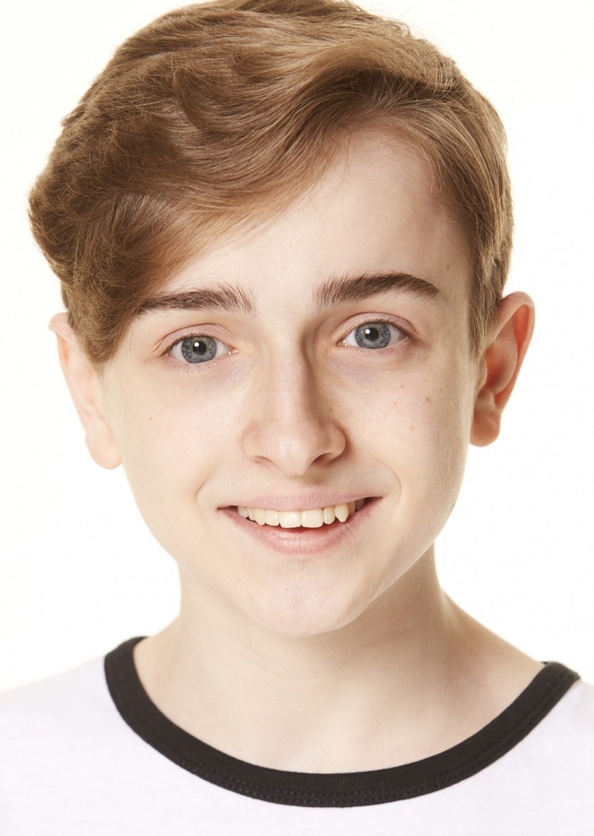 GemBobe's tweet photo. Good luck to Robbie casting for a role in a feature film shooting overseas @bonnieandbetty1 @SophiecBobe #adultdivision #teambobe https://t.co/9p05OOp7RR