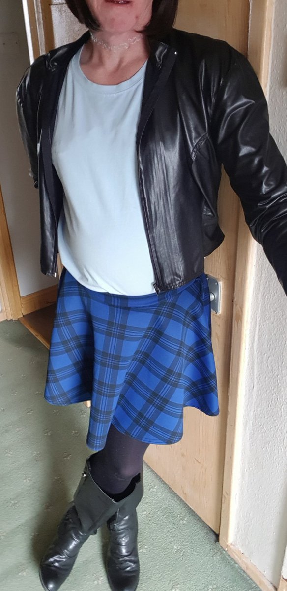 pvc_sandwich's tweet photo. Thought I'd take a wander around the house to take some pictures today. #KeepMeDressedUp #LoveDressUpDays #Feminised 💞💃💞 https://t.co/33B4v9LYuv