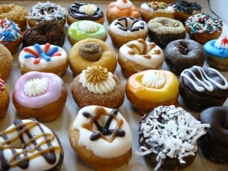 carolcoppie's tweet photo. Good Tuesday morning! It’s time to make the Donuts! ☕️🍩 https://t.co/cqnN1LKK7H