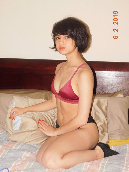 Watch Shea Briar's leaked NSFW photo on TwXstars