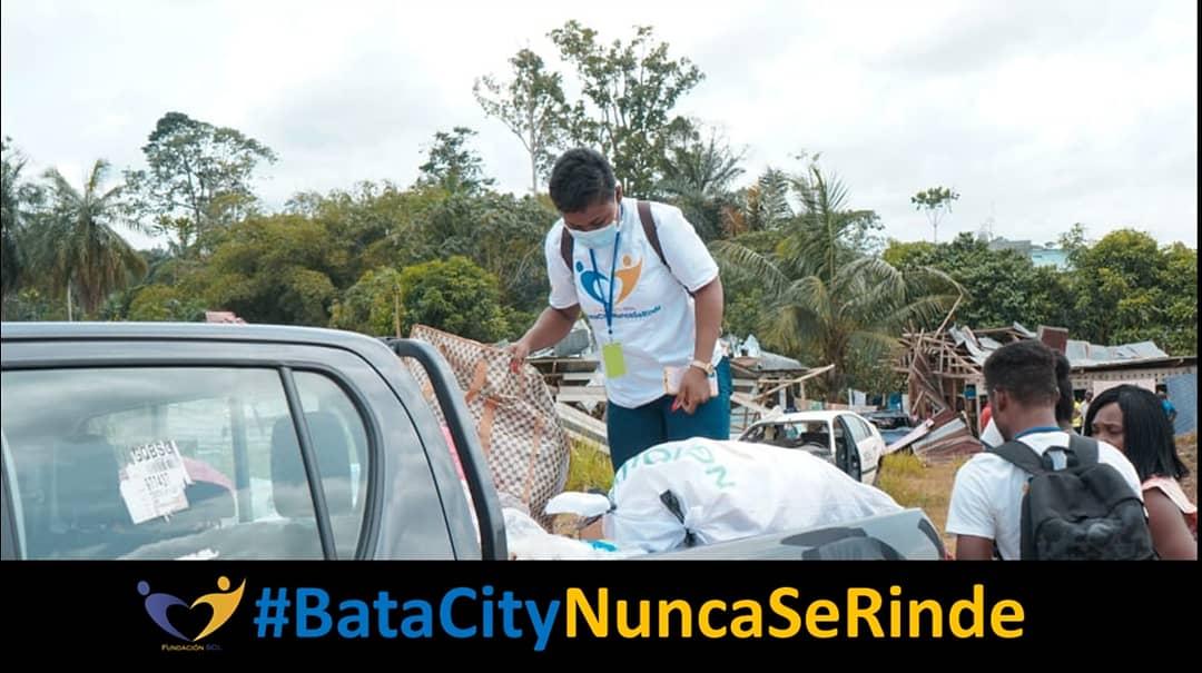 FundacionSolEG_'s tweet photo. #SOLIDARIDAD con los afectados del 7M.
_S E G U I M O S_
#fundacionsoleg #BataCityNuncaSeRinde #guineaecuatorial #somosbata #todossomosbata #TODOSSOMOSBATA #solidaridad #fundacion #fundacionsol https://t.co/UVr1vXRdqT
