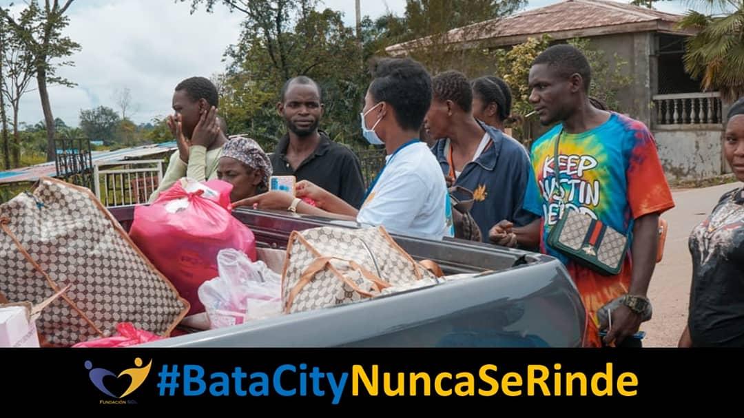 FundacionSolEG_'s tweet photo. #SOLIDARIDAD con los afectados del 7M.
_S E G U I M O S_
#fundacionsoleg #BataCityNuncaSeRinde #guineaecuatorial #somosbata #todossomosbata #TODOSSOMOSBATA #solidaridad #fundacion #fundacionsol https://t.co/UVr1vXRdqT