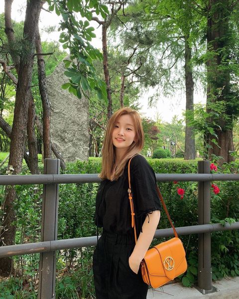 lemonsodam_'s tweet photo. ☆ 𝐖𝐚𝐥𝐤 𝐭𝐡𝐞 𝐬𝐭𝐫𝐞𝐞𝐭𝐬 𝐟𝐨𝐫 𝐦𝐨𝐧𝐞𝐲, 𝐲𝐨𝐮 𝐝𝐨𝐧'𝐭 𝐜𝐚𝐫𝐞 𝐢𝐟 𝐢𝐭 𝐢𝐬 𝐰𝐫𝐨𝐧𝐠 𝐨𝐫 𝐢𝐟 𝐢𝐭 𝐢𝐬 𝐰𝐫𝐢𝐠𝐡𝐭. ☆ https://t.co/D12LbGvcK2
