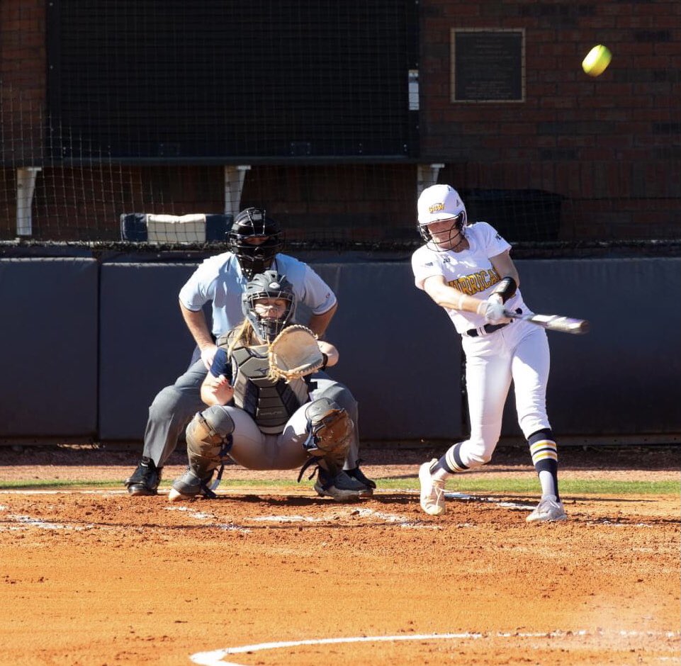 GSWCanes's tweet photo. Good luck to @GSW_GOLF , @_GSWSoftball , &amp; @GSW_Baseball all on the road today in action. #LetsGoHurricanes🥎⛳️⚾️ #TakingTuesdayByStorm🔸🌪🔹 https://t.co/Bm2eBj1nHj