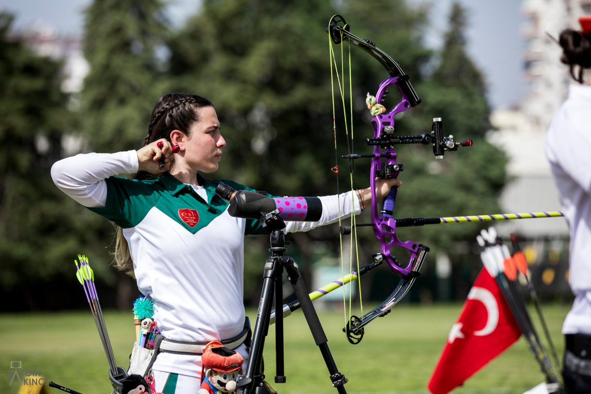 OkcularVakfi's tweet photo. Antalya'da düzenlenen18 Mart Şehitleri Türkiye Kupası'ndan kupa ve madalyalar ile dönüyoruz! 🏹🎯

#OVSK 💪🏻 https://t.co/OjRYyM6bTZ