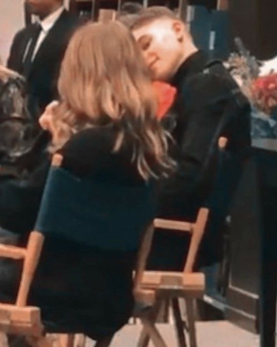 ParsiGohar's tweet photo. They are in love ❤️🔥#aftermovie #afterfans #HEROPHINE https://t.co/u8JwJFp1WA