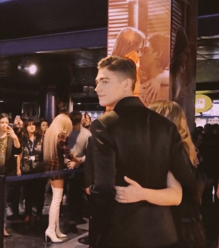 ParsiGohar's tweet photo. They are in love ❤️🔥#aftermovie #afterfans #HEROPHINE https://t.co/u8JwJFp1WA
