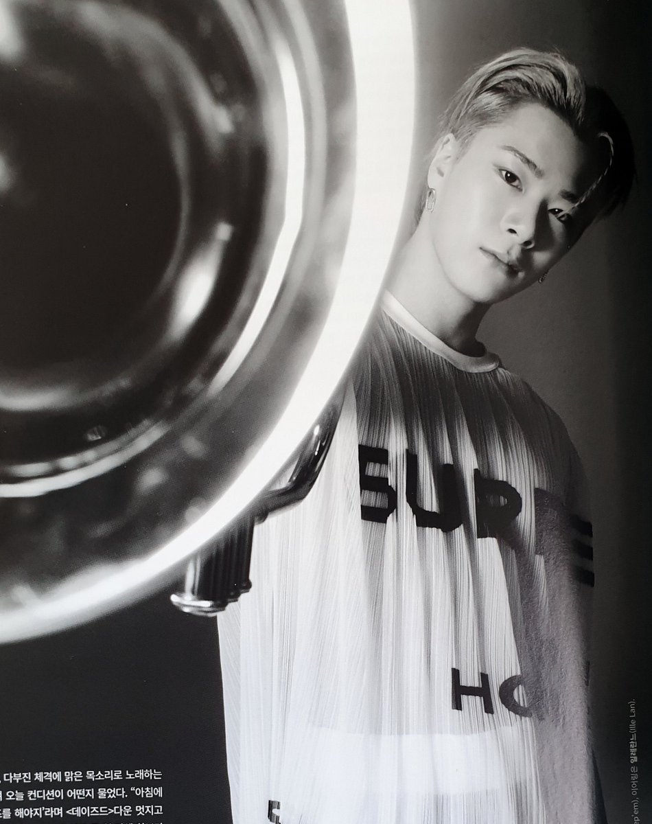 flowerbinn's tweet photo. NO BECAUSE WTGFNDBDHDBDJE WHAT- https://t.co/HlPzxUsiGv