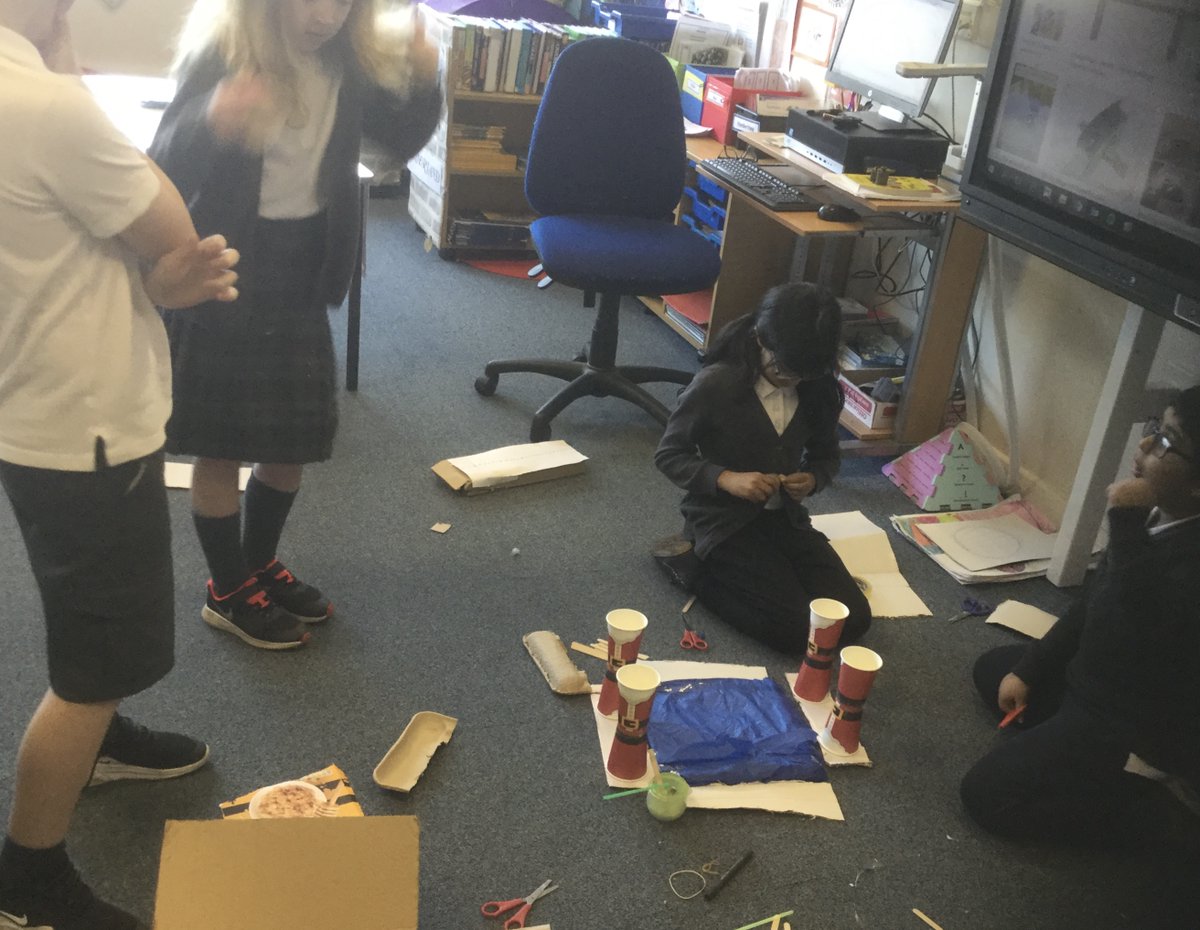 Mearns_Primary's tweet image. P4.14 put their learning about engineering to the test when they designed and built their own bridges during STEM fortnight. #mpsstem