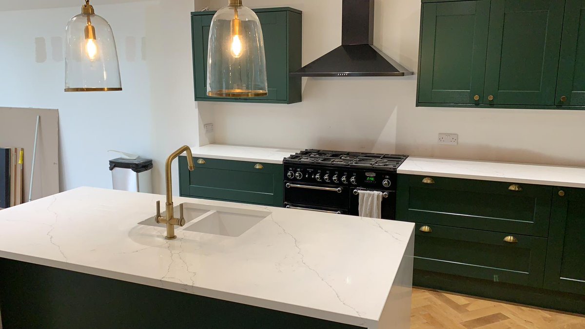 MarbleSupreme's tweet photo. Bold cabinets are a top trend for 2021 and green kitchens are proving to be just as popular. 

Complement your colour choice with a neutral worktops for a stunning kitchen design. 

What colour cabinets would you choose? 
  
#kitchens #interiordesign #greenkitchen https://t.co/XseW9y88P9