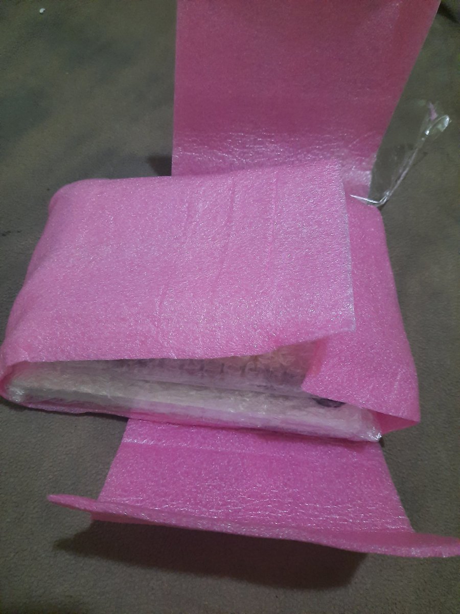 spaniardmel's tweet photo. Thank you very much @smilechiminiemd, ang shop na magpapatunay sa karupukan ko. 

Never akong nabigo pagdating sa packaging, #foreversafe talaga. (Thank you din sa Long DOP 💗)

Sa April ulit 😸. https://t.co/4Jm6U92p2B