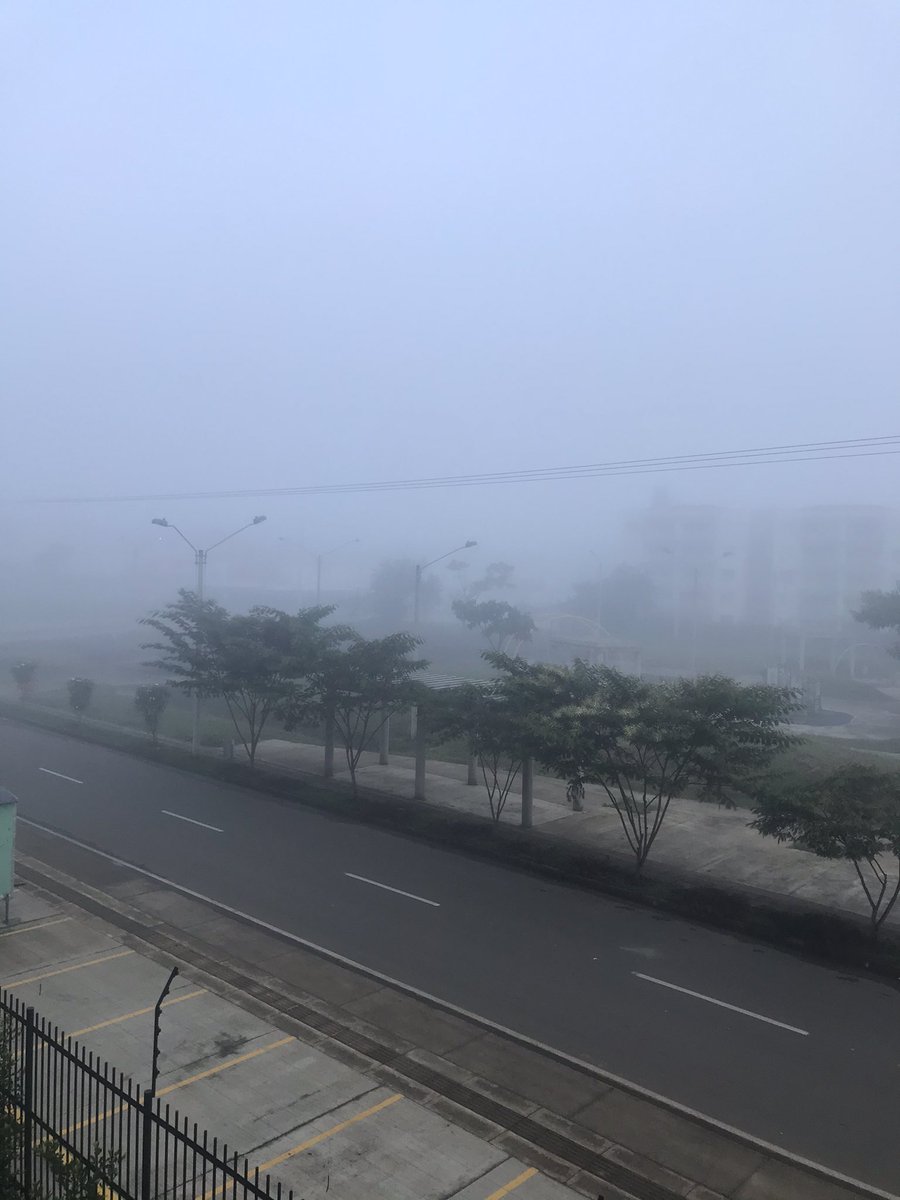 SISIPRO2's tweet photo. A esta hora. Así amanece Cali. @elpaiscali @miguelAPalta @NoticieroNoti5 @adncali @ElTiempoCali https://t.co/iFxK2CJmfV