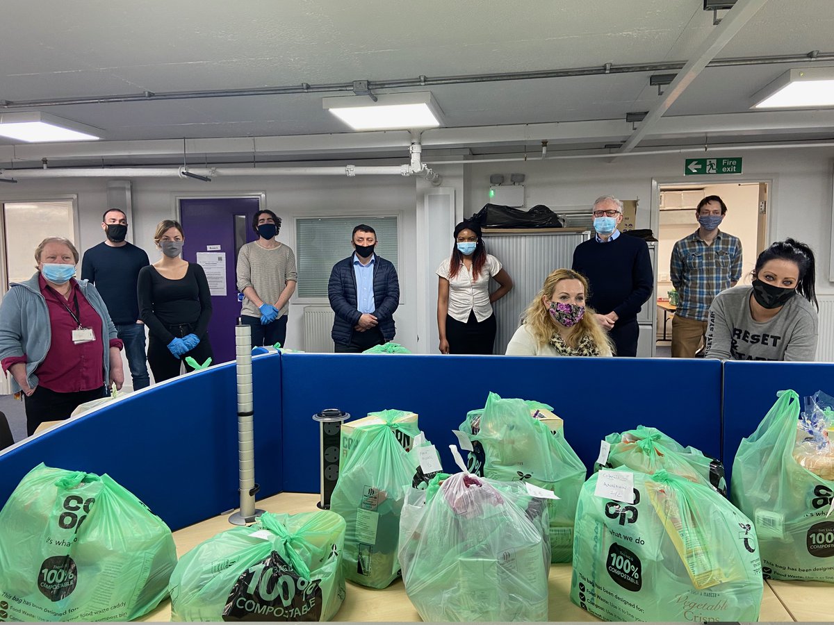 Thank you to <a href="/jeremycorbyn/">Jeremy Corbyn</a> and all our lovely volunteers for supporting at our weekly food hub! 

Open on Wednesdays between 12-1:30pm.

If you would like more information, to make a donation or volunteer, please get in touch.
#unityandcommunity 🥰