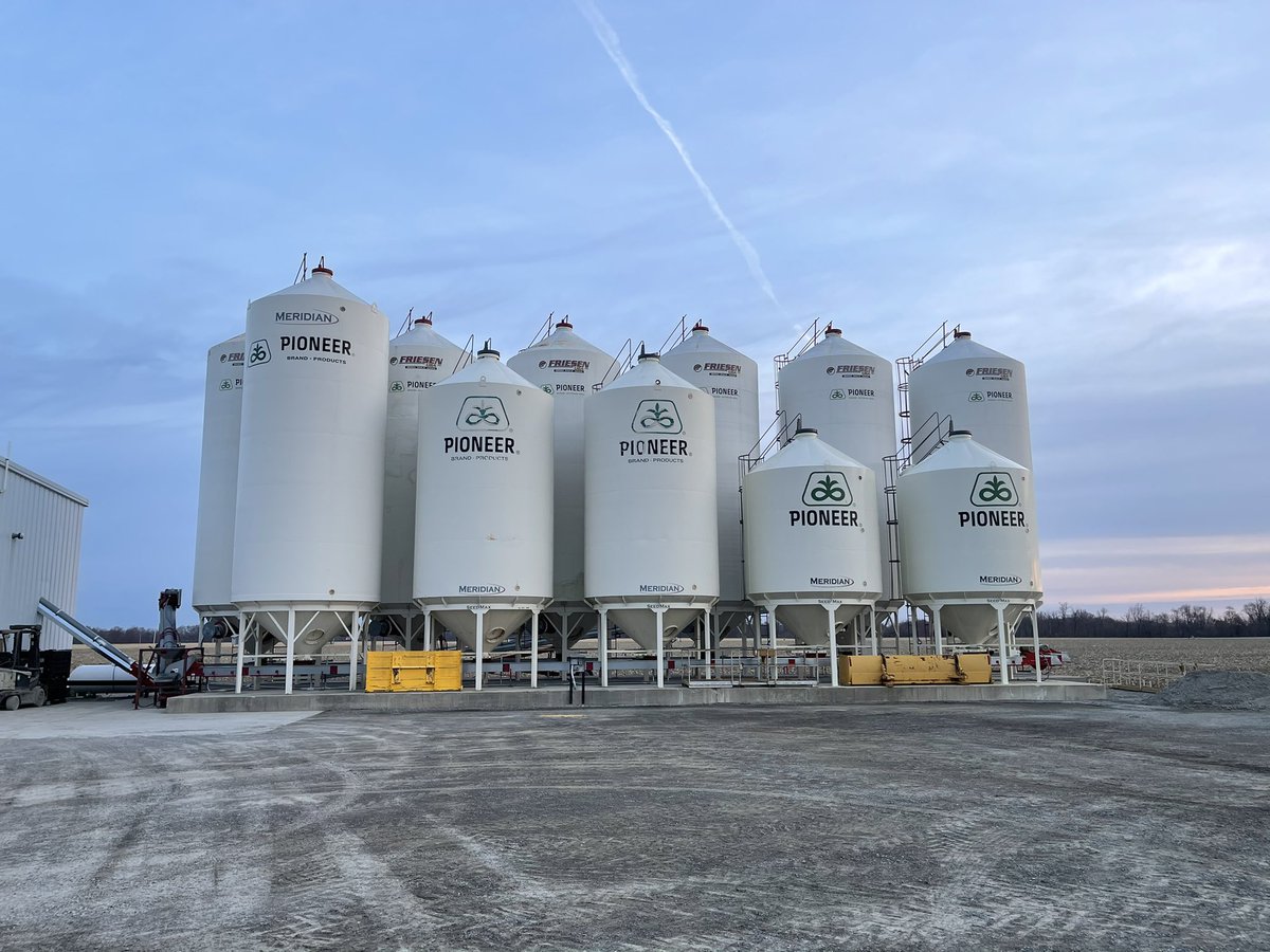 EricKnippen's tweet photo. @CentralVSeed @PioneerSeeds @mlwhitinger https://t.co/0Rn9GTZ2BV