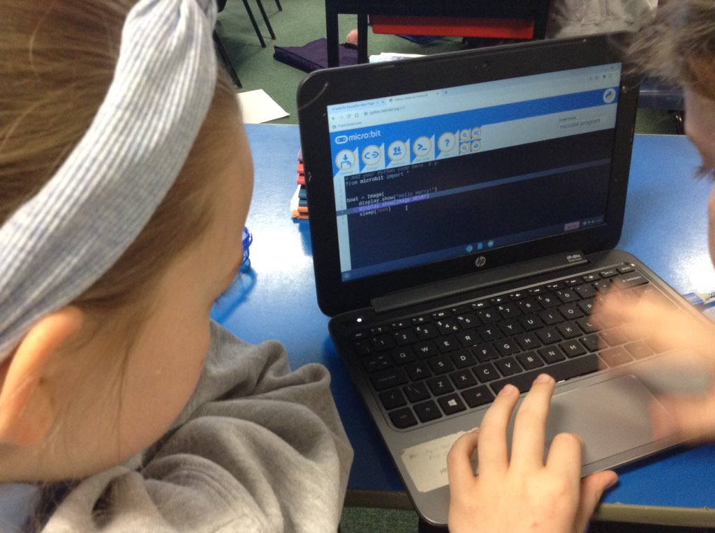 StAgnesY5's tweet image. Sending coding to our microbit using Python code. #stagnesenrichment #stagnescomputing @gem_education