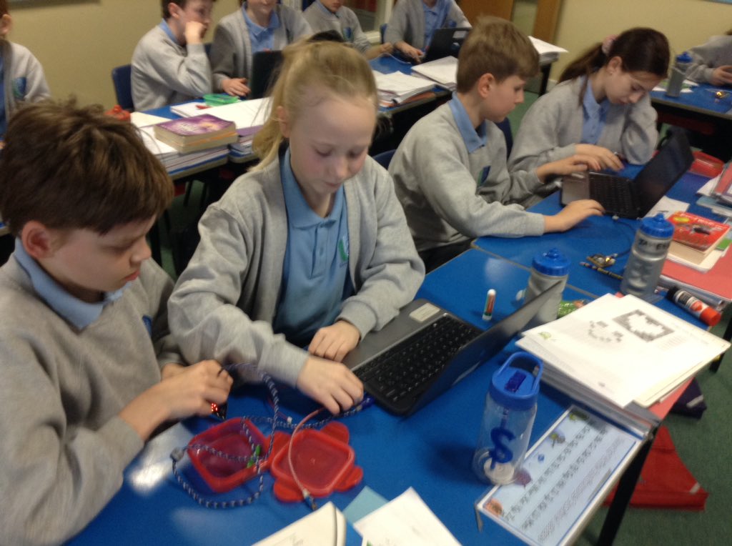 StAgnesY5's tweet image. Sending coding to our microbit using Python code. #stagnesenrichment #stagnescomputing @gem_education