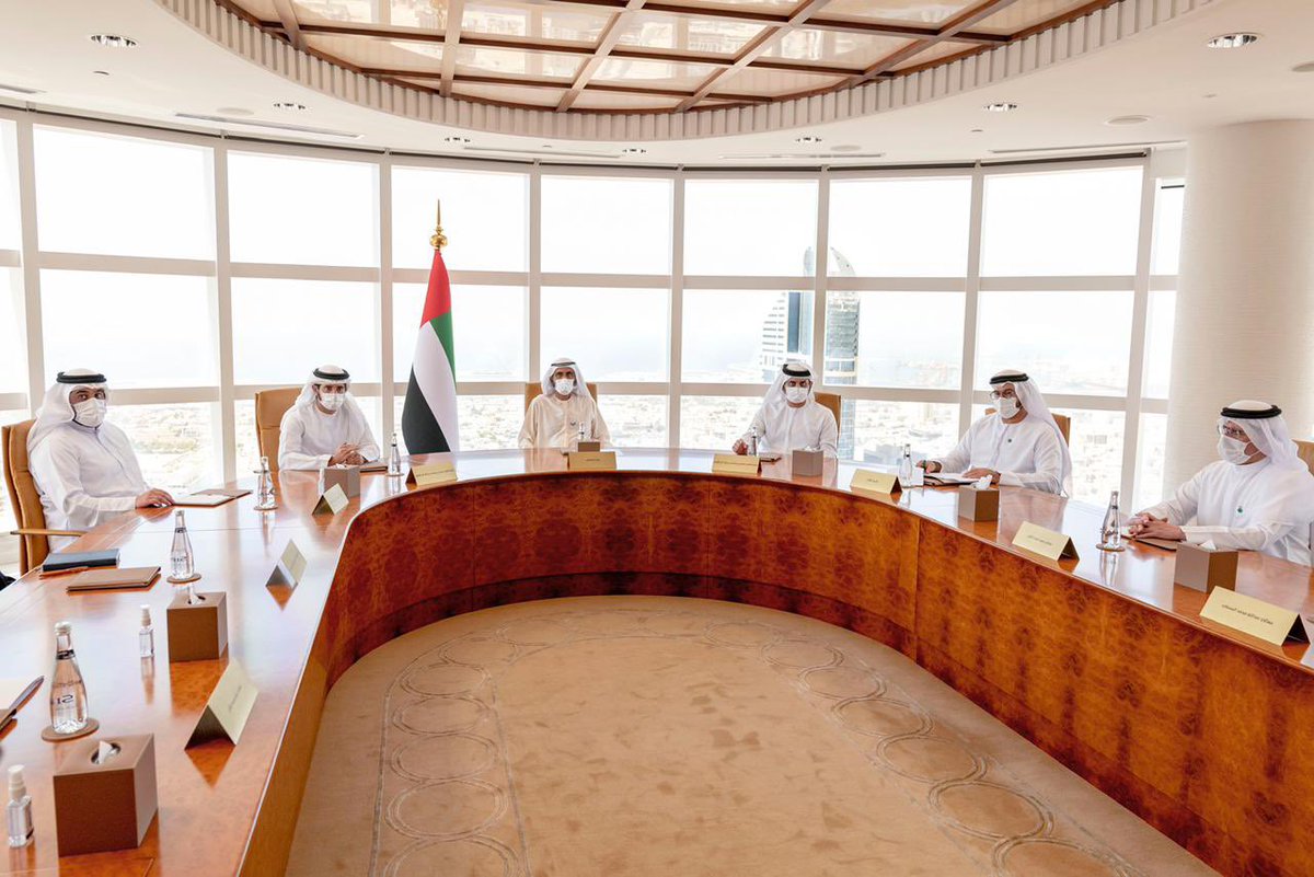 HHShkMohd's tweet photo. سادساً : توقيع عقود عمل ملزمة مع جميع مسؤولي الإمارة ومدراء دوائرها وهيئاتها ومؤسساتها مدتها ٣ سنوات .. تحدد فيه المخرجات.. والمكافآت .. وآلية المحاسبات .. وكلنا ثقة بأن الجميع سيكون على قدر الثقة للمرحلة التنموية القادمة .. https://t.co/rKVZYu7hfE