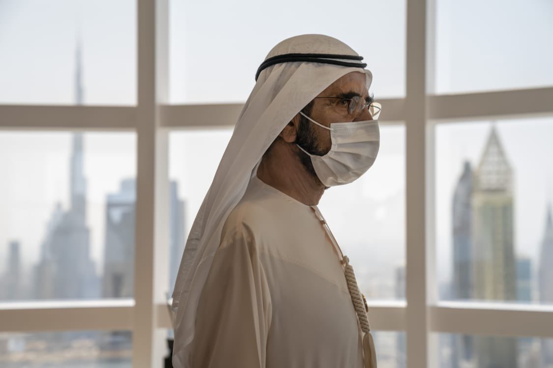 HHShkMohd's tweet photo. سادساً : توقيع عقود عمل ملزمة مع جميع مسؤولي الإمارة ومدراء دوائرها وهيئاتها ومؤسساتها مدتها ٣ سنوات .. تحدد فيه المخرجات.. والمكافآت .. وآلية المحاسبات .. وكلنا ثقة بأن الجميع سيكون على قدر الثقة للمرحلة التنموية القادمة .. https://t.co/rKVZYu7hfE