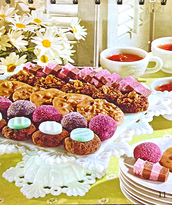 ぶんこ 同人誌 レトロ菓子本はお好きですか على تويتر カラーではない部分でも可愛いイラストが沢山 この時代にあったアメリカンレシピ のイラストはどの本も可もデザイン性が高く素敵です