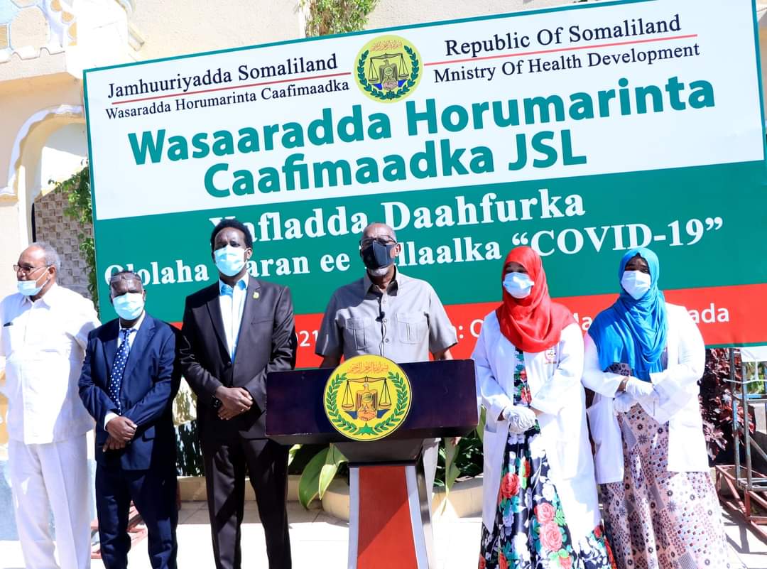 YouthForHealth1's tweet photo. Today, the first shots of #AstraZeneca vaccine is been given to the president of #Somaliland @musebiihi with other members from his cabinet and political parties.  Next shots will be given to frontline health workers nd armies as mentioned by the president.

#COVAX https://t.co/5yLJSU5OtV