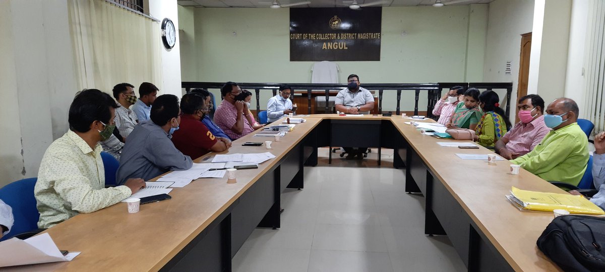 MCLJagannath's tweet photo. Regular CSR meetings is a good practice introduced by Angul Collector to appraise the progress of CSR works and to overcome the challenges in its implementation. CSR Meeting at Collector &amp; District Magistrate, Angul held today #CSR #MYMCL #AngulDM https://t.co/R1ycJP4Gp2