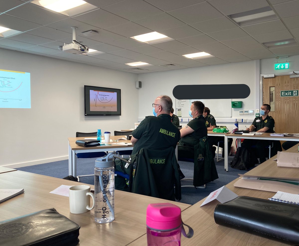 robertflute's tweet photo. Day 2 here in Devon @swasFT @swasft_eprr Our guest speaker from University of Oxford #threats #hazards #decisionmaking #EPRR #UncertainWorld https://t.co/BhFiXuO5w3