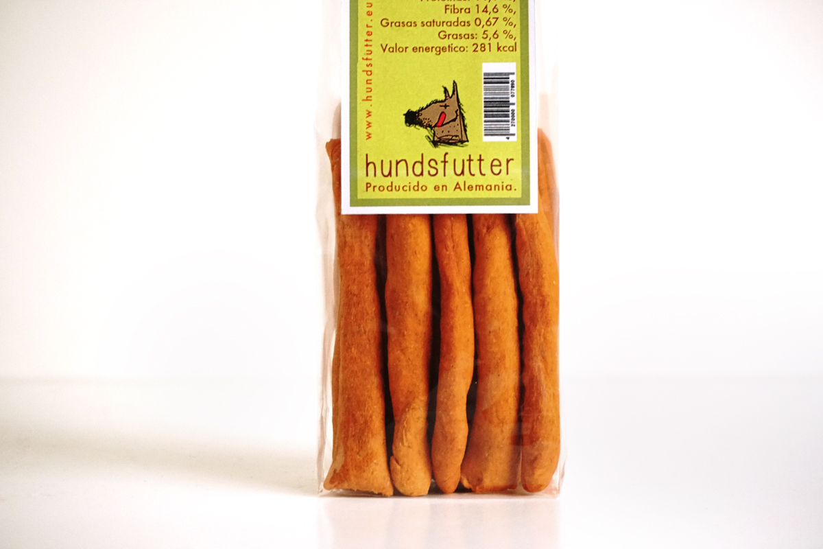 InfoHundsfutter's tweet photo. #Zahnpflege #Zahnreinigung #Kauspass #Kausticks mit sehr vielen #Nährstoffen.
Unsere knusprigen, #veganen #Snacks für #Hunde sind mit Liebe in unserer Werkstatt gefertigt. Die SnacKs werden luftgetrocknet  Die #knackige Textur hält die #Zähne des Hundes #sauber, stark und #gesund https://t.co/jgDR0KoMvT