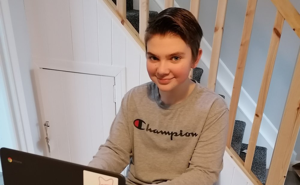 AfCInspireIT's tweet photo. Even before the pandemic, young carers had extra challenges to deal with when it comes to education. Thanks to our strategic giving partnership with @DellTech, Chromebooks have been donated to 100 young carers, like Billy, pictured here. https://t.co/cHF7jaRTGy