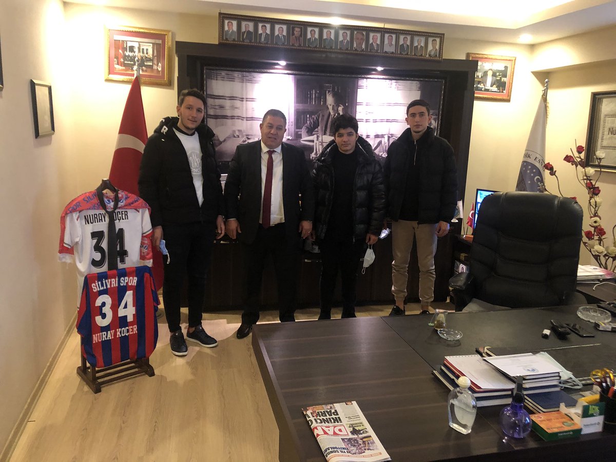 Gençlik kolları Başkanımız Metehan Gürsu, Halk-Lis Başkanımız Efe Yıldızaydın ve Gençlik kolları üyemiz Yiğit Yazımcı ile birlikte SİBESO Başkanımız Nuray Koçer’i makamında da ziyaret ettik.
#ÇalışıyoruzKazanacağız