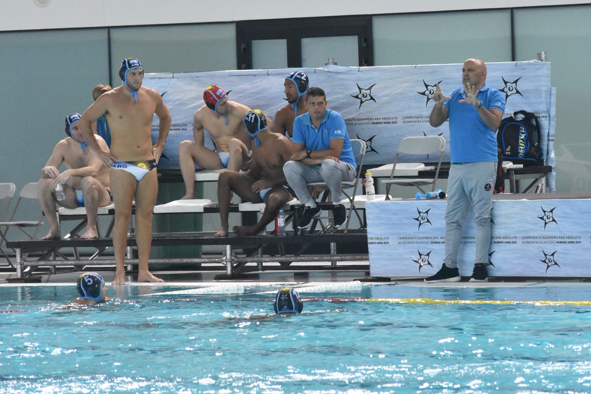 DeportesAR's tweet photo. #Waterpolo #Sudamericano Los Yacarés y otra goleada en el Parque Olímpico. Tras vencer por 36-1 a Paraguay en el debut, el seleccionado masculino derrotó a Chile por 27-1. Por la tarde, Argentina-Uruguay. En tanto que Las Tiburonas enfrentan a Paraguay por la segunda fecha. https://t.co/NHv3xT7xXf