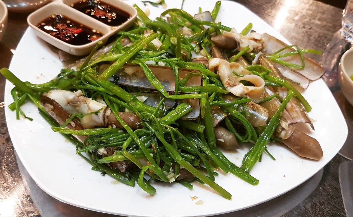 ntvblog's tweet photo. Ốc móng tay xào rau muống #razorshell #razorclam #morningglory #raumuong #ốcmóngtayxàoraumuống #ocmongtayxaoraumuong #ốcmóngtay #ocmongtay #raumuống #hảisản #seafood #haisan #seafoodlovers #amazingfood #asianfoodporn #asianfood #asianfoodie https://t.co/u2zQTccnrQ