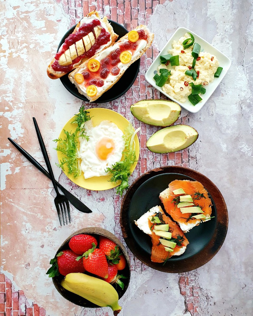 tangoandrakija's tweet photo. We don't always eat healthy but, when we do, we make many photos of it 😀😀😀
#healthymeal #breakfastideas #TODAYBreakfast #healthyeating #cleaneating #foodaesthetic #foodiesofinstagram #omelett #healthymealplan #salmontoast #strawberryjam #toastwithjam #avocadolove #goodfat https://t.co/ezE3TrpBlO