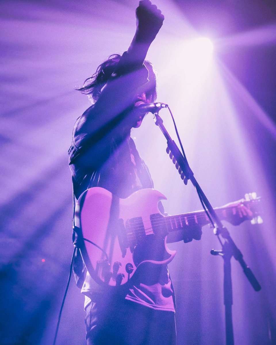 ট ইট র 氏原ワタル Re とかアニメ好きだけど簡単には乗っからねえ 天邪鬼 著作権みたいな R はリアルの R で休んでた3年半に起きた自分達の経験や発見をこれからの音楽的かつスタンス的な 進化 と 革命 に繋げたい想いでつけた名前 Tickets T