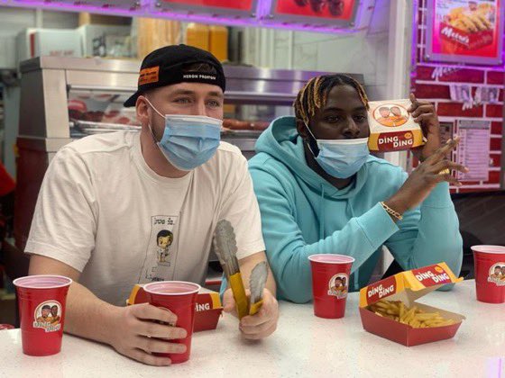 mikecmorgan's tweet photo. Both @KeeyaKeys and @artist_amvn gave out over 100 three pieces and sodas yesterday...@GamebredFighter would be proud. https://t.co/FCCkXlE08M