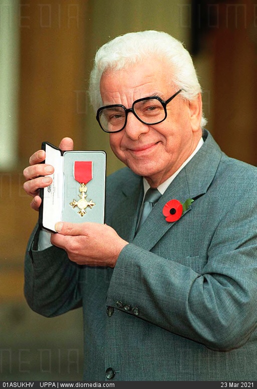 Happy 86th birthday to (thankfully) living legend and king of gag writing, Barry Cryer. 