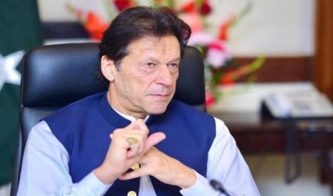 Anonymous_Beta_'s tweet photo. @ImranKhanPTI When you have Survived Reham Khan and People are making big deal about COVID-19 
#coronavirus https://t.co/OqOgIq9dP6
