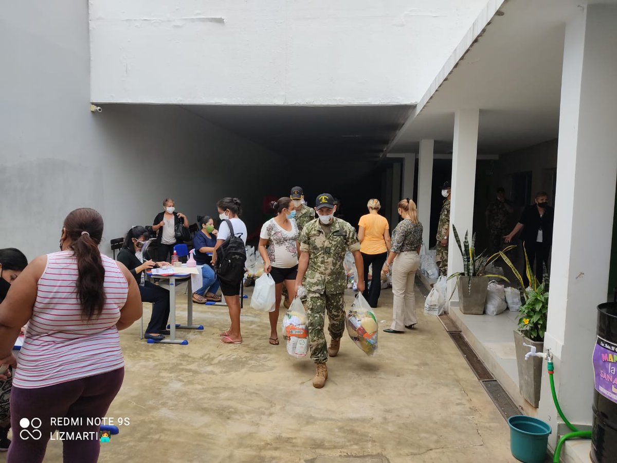 DGGED15's tweet photo. Entrega de kits de alimentos en la Escuela Básica N° 442 Delia Frutos de González. @BrunettiJuanMa @estelanunezc @Ftima43239476 @Karenme26522774 @Leticia00534393 @mcceresgonzlez1 @MirtaOtaz2 @RocoVer39217404 @Supracielito @JoseMedinaGaut1 @Ronald40790360 https://t.co/xTEvrCMKt4